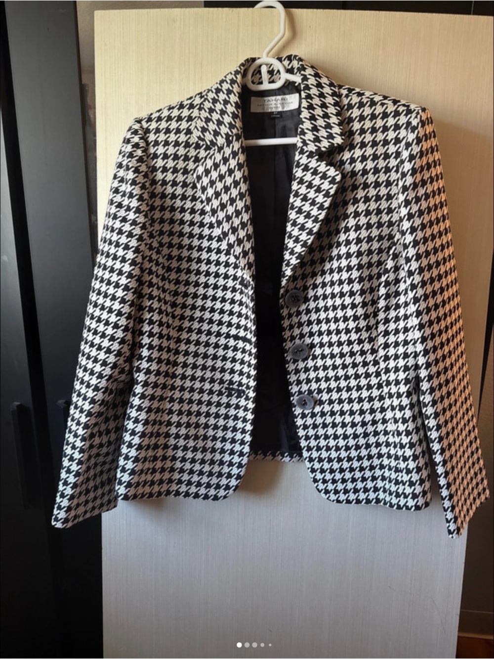 Tahari Black and White Houndstooth Blazer